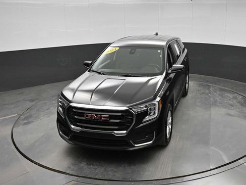 Used 2024 GMC Terrain SLE AWD/4WD image 27