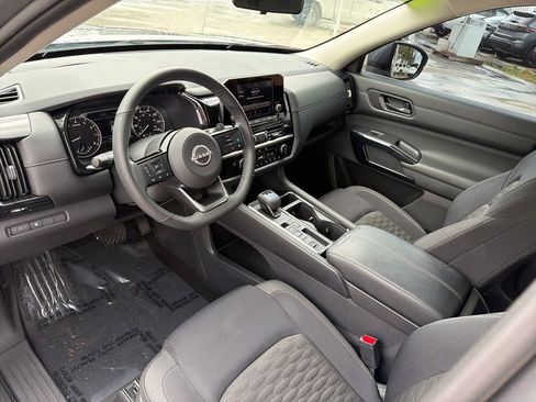 Used 2023 Nissan Pathfinder SV FWD image 13