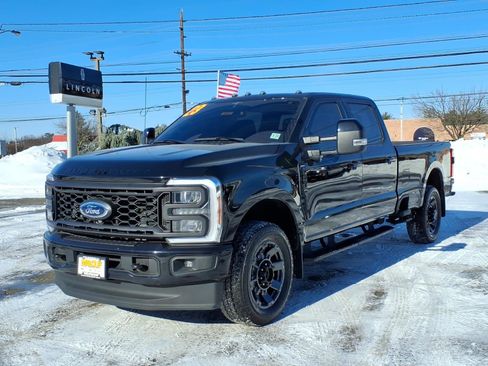 Used 2023 Ford F250 Lariat w/ Sport Appearance Package image 3