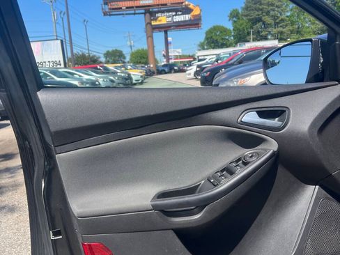 Used 2014 Ford Focus SE FWD image 10