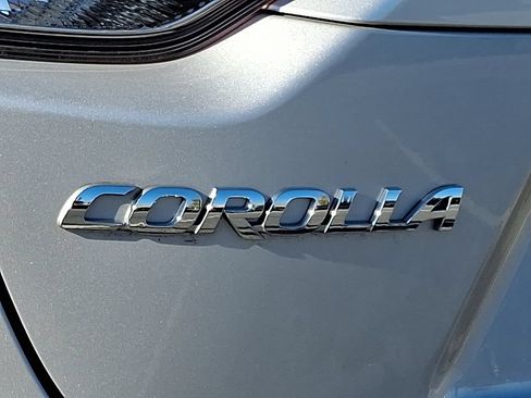 Used 2023 Toyota Corolla LE w/ Carpet Mat Package (TMS) FWD image 11