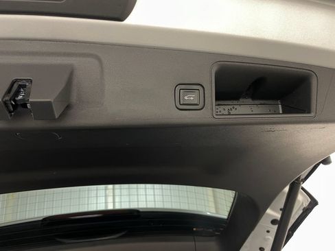 Used 2022 GMC Terrain SLT w/ Infotainment Package II AWD/4WD image 47