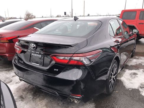 Used 2024 Toyota Camry SE image 5