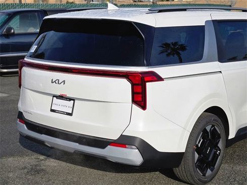 New 2026 Kia Carnival EX image 6