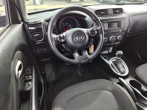 Used 2014 Kia Soul + image 6