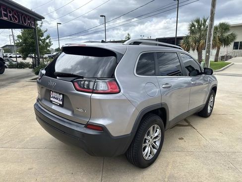 Used 2021 Jeep Cherokee Latitude Plus AWD/4WD image 9