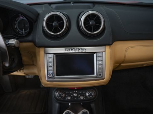 Used 2014 Ferrari California RWD image 32