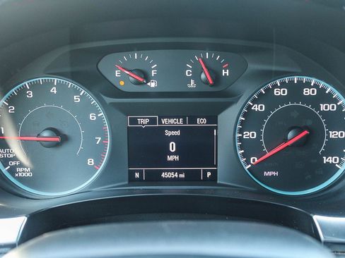 Used 2023 Chevrolet Traverse LT FWD image 24