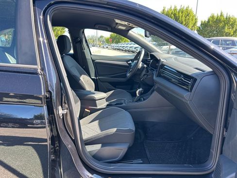 Used 2025 Volkswagen Jetta Sport image 40