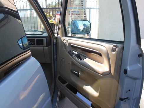 Used 1997 Dodge Ram 2500 Truck 2WD Club Cab image 16