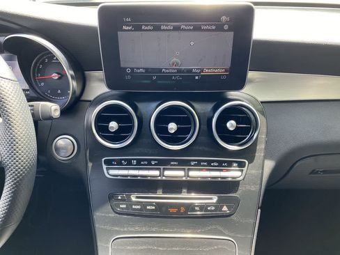 Used 2019 Mercedes-Benz GLC 300 4MATIC image 23