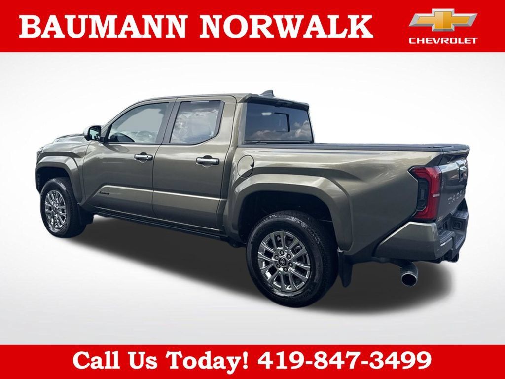 Used 2025 Toyota Tacoma Limited AWD/4WD image 5