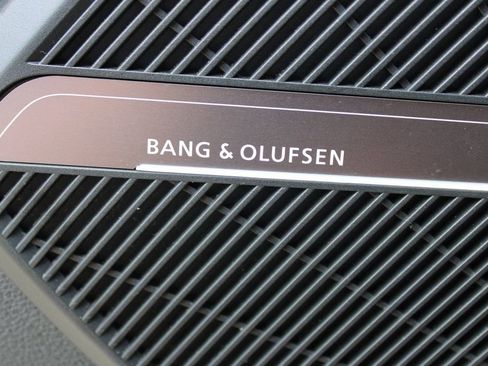 Used 2022 Audi SQ5 Premium Plus w/ Premium Plus Package image 11