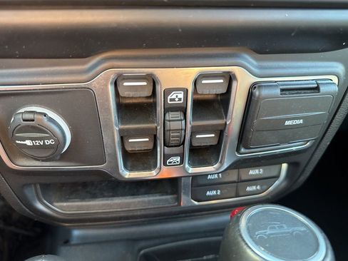 Used 2020 Jeep Gladiator Overland image 20