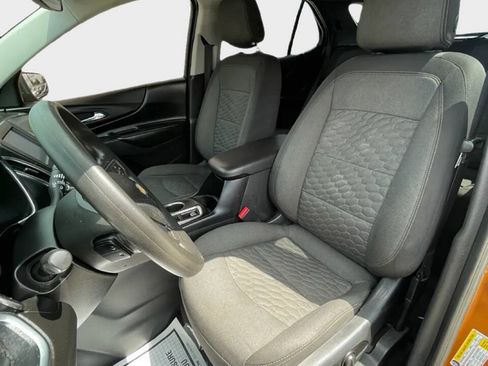Used 2018 Chevrolet Equinox LT FWD image 10