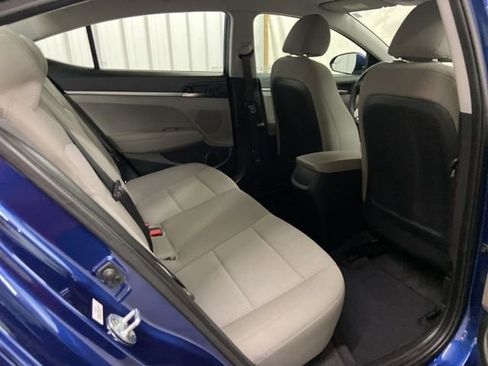 Used 2019 Hyundai Elantra SE image 15