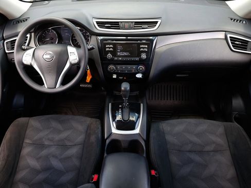 Used 2016 Nissan Rogue S FWD image 2