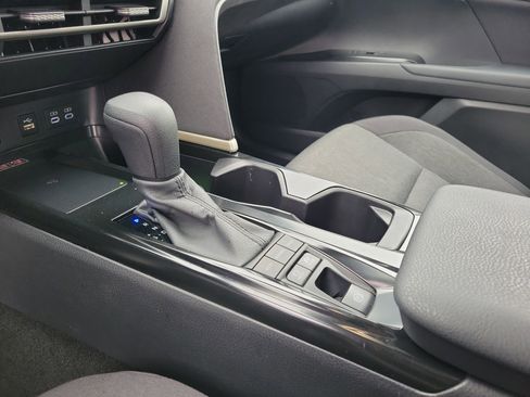 Used 2025 Toyota Camry LE image 29