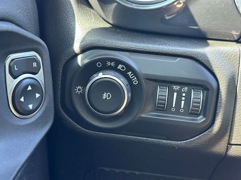 Used 2021 Jeep Wrangler Unlimited Rubicon w/ Trailer Tow Package image 19