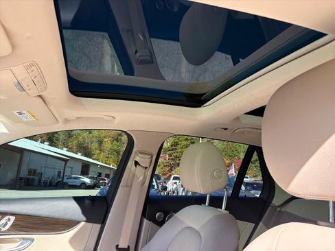 Used 2021 Mercedes-Benz GLC 300 image 11