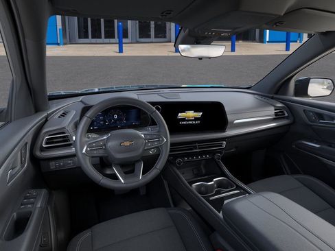 New 2026 Chevrolet Traverse LT w/ Driver Confidence Package FWD image 16