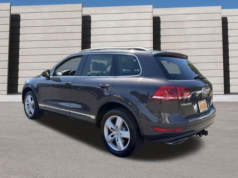 Used 2012 Volkswagen Touareg TDI AWD/4WD image 3