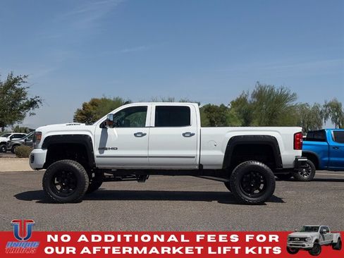 Used 2017 GMC Sierra 2500 SLT w/ Duramax Plus Package AWD/4WD image 9