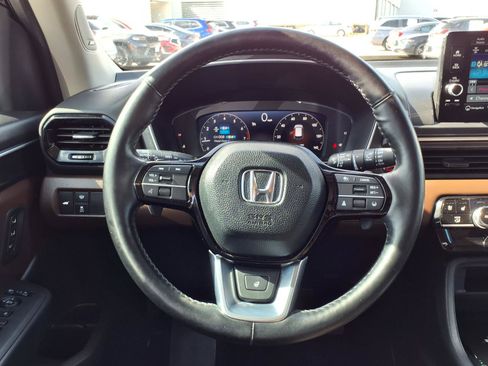 Used 2025 Honda Pilot Elite image 13
