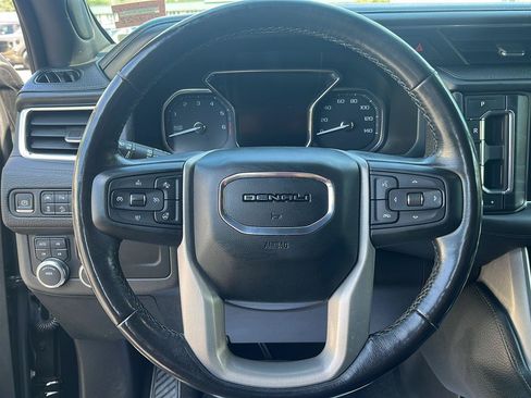 Used 2021 GMC Yukon XL Denali w/ Denali Premium Package AWD/4WD image 18