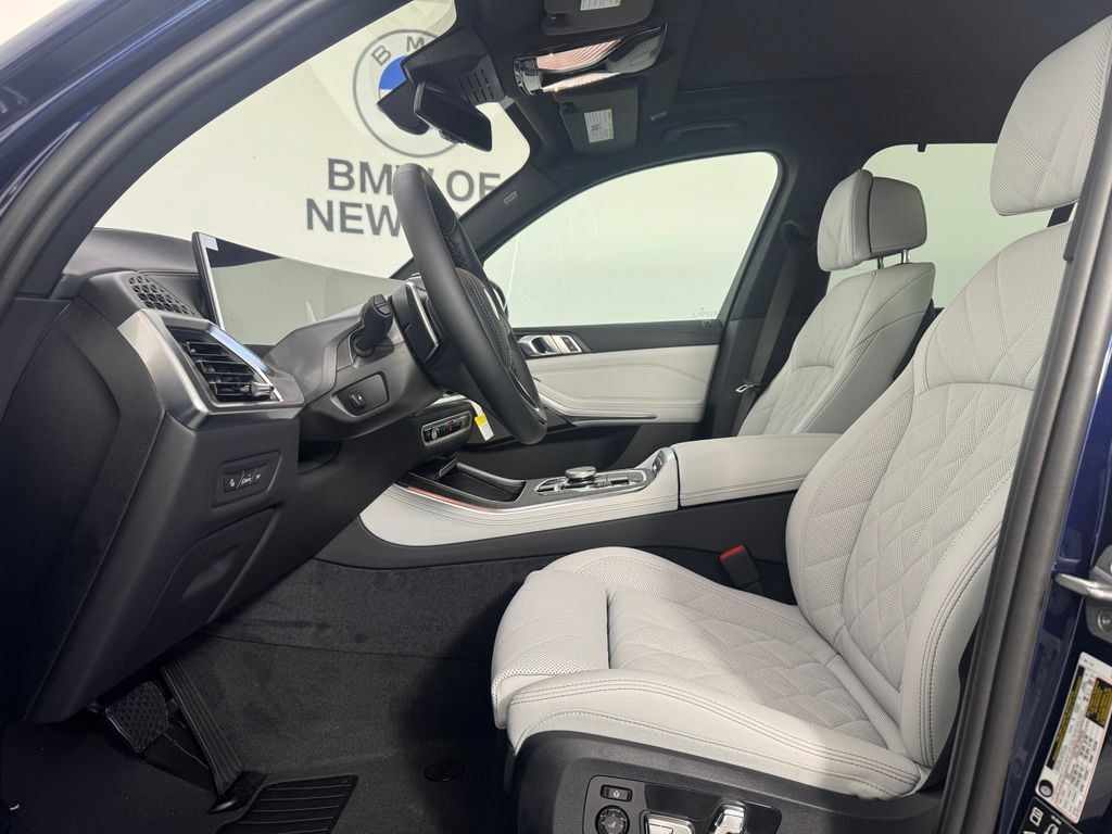 Used 2026 BMW X5 xDrive40i AWD/4WD image 2