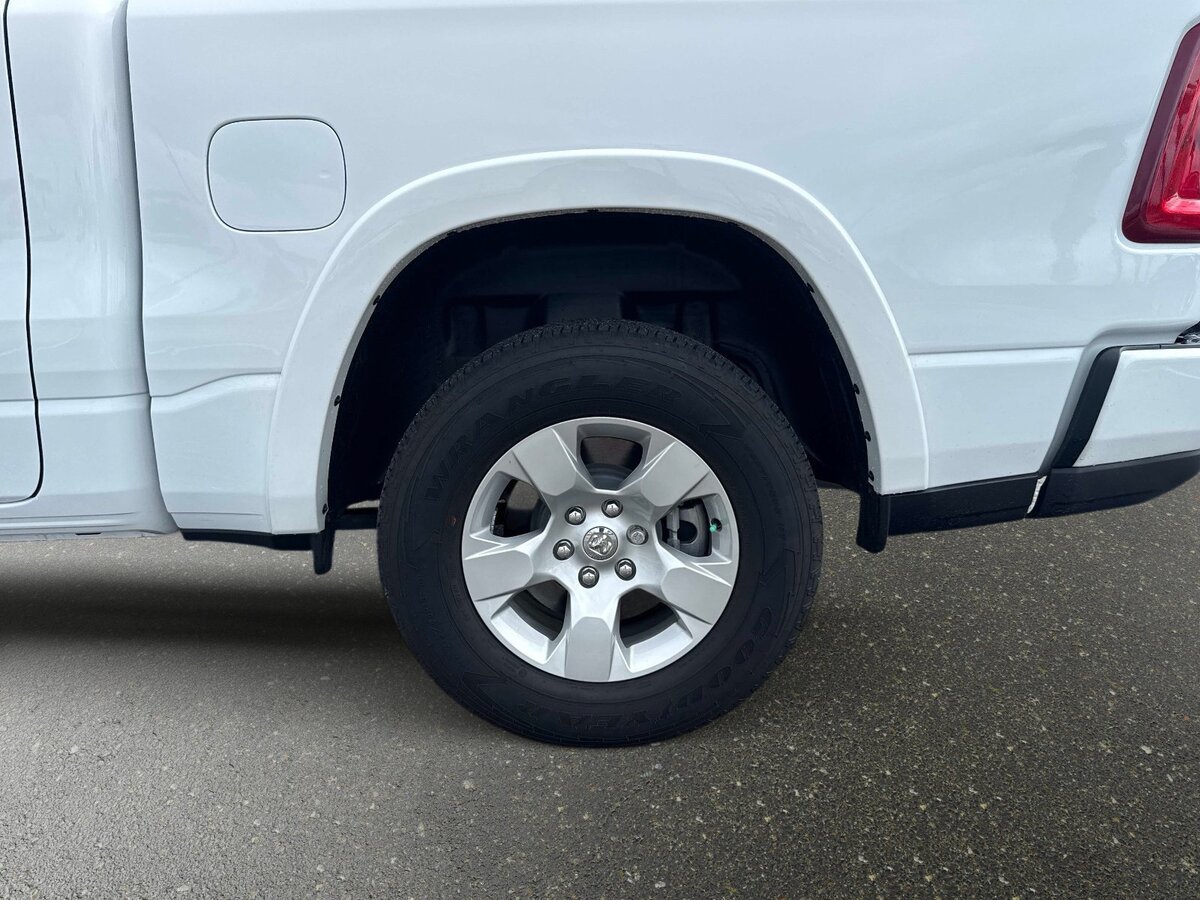 Used 2026 RAM 1500 Big Horn AWD/4WD image 10