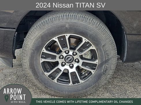 Used 2024 Nissan Titan SV RWD image 16