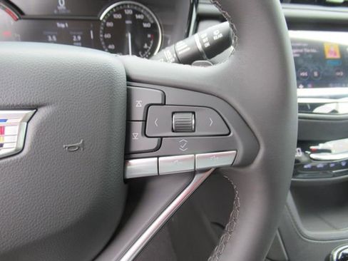 New 2025 Cadillac XT6 Luxury image 18