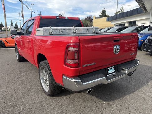 Used 2024 RAM 1500 Laramie AWD/4WD image 3