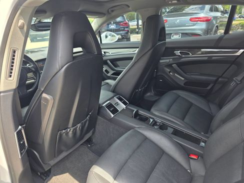 Used 2013 Porsche Panamera S RWD image 22