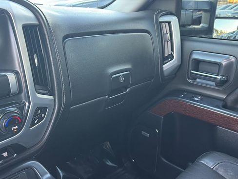 Used 2019 GMC Sierra 2500 SLT w/ Duramax Plus Package image 29