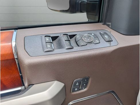 Used 2018 Ford F350 King Ranch w/ King Ranch Ultimate Package AWD/4WD image 14
