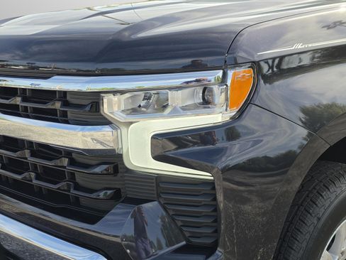 Used 2024 Chevrolet Silverado 1500 LT AWD/4WD image 37
