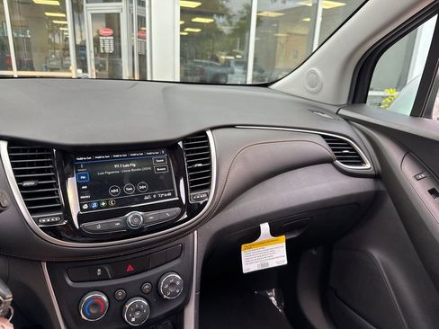 Used 2019 Chevrolet Trax LS image 41