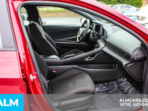 Used 2025 Hyundai Elantra Sport FWD image 18