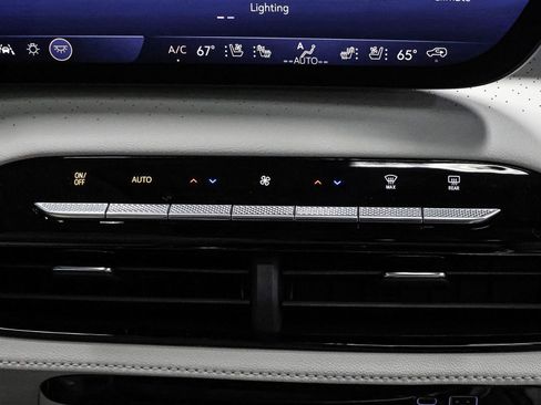 New 2026 Buick Enclave Avenir w/ Super Cruise Package AWD/4WD image 29