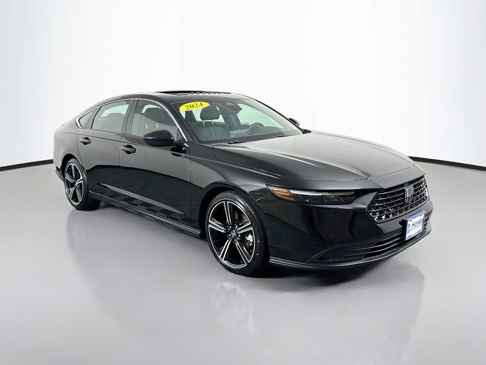 Used 2024 Honda Accord Sport image 1