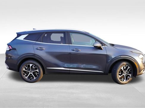 Used 2024 Kia Sportage EX AWD/4WD image 3