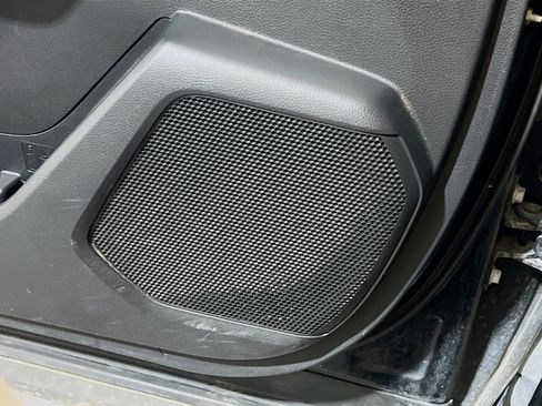 Used 2020 Toyota Highlander Limited w/ Phone Cable & Charge Package image 15