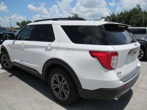 Used 2022 Ford Explorer XLT w/ Equipment Group 202A AWD/4WD image 6