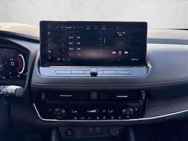 Used 2025 Nissan Rogue Platinum FWD image 14