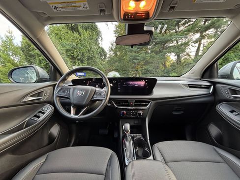 Used 2025 Buick Encore GX Preferred FWD image 31