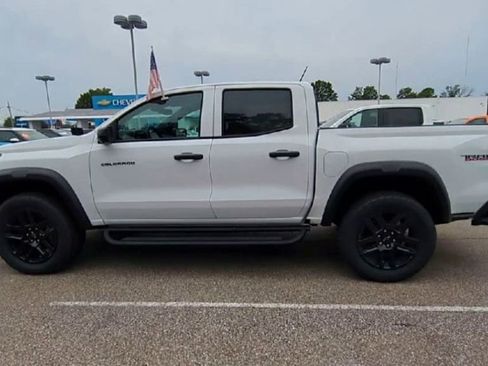 New 2025 Chevrolet Colorado Trail Boss w/ Off-Road Front Bumper Package image 6