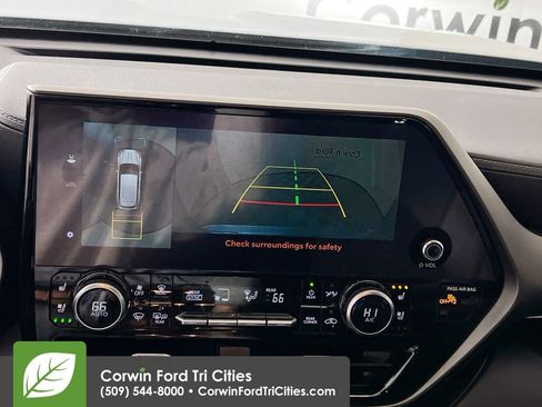 Used 2023 Toyota Highlander Limited image 22