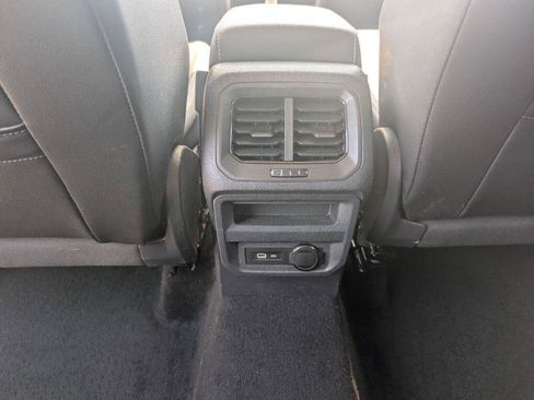 Used 2022 Volkswagen Tiguan SE AWD/4WD image 40
